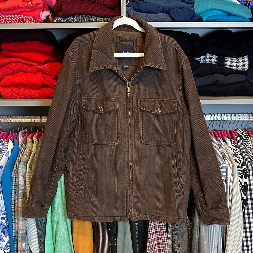GAP brown padded corduroy 4 pocket front zipper closure men’s jacket size M